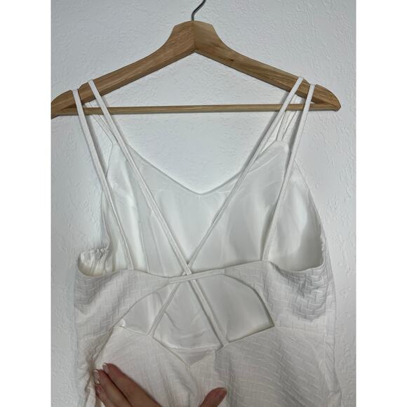 Commense White Criss Cross Backless Mini Dress M NWT - Picture 9 of 10